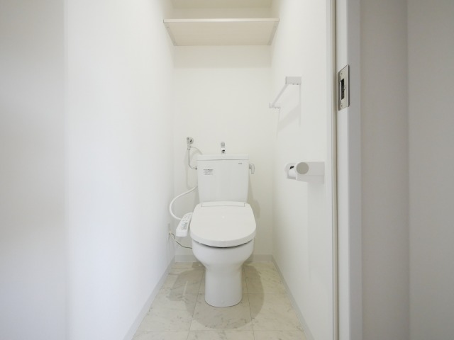 ＪＲ函館本線 桑園駅 徒歩10分 4階建 築9年のトイレ写真
