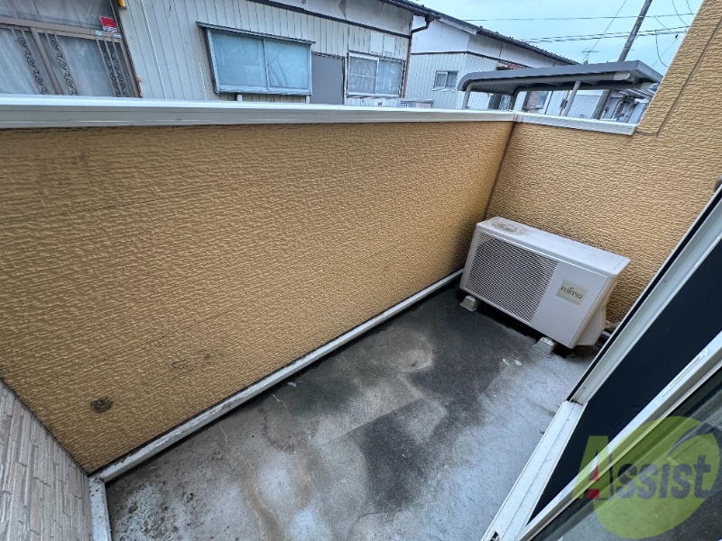 バルコニー　バルコニーが付いています。洗濯物が捗りますね。