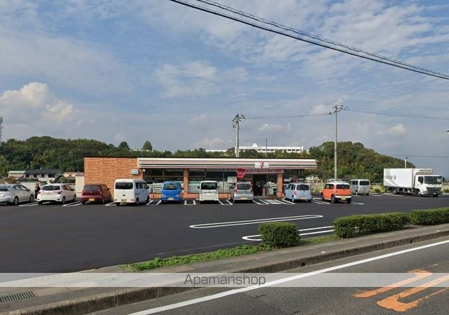 コンビニ　セブンイレブン（コンビニ）まで445m