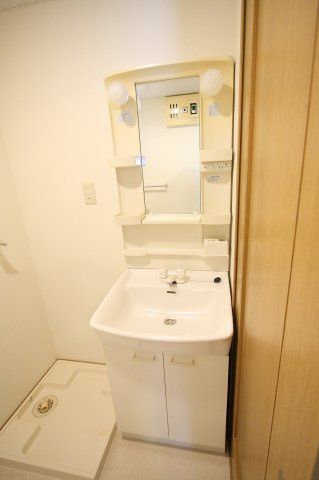 洗面設備　（別タイプ参考写真）茗荷谷ハイツ　文京区小石川5