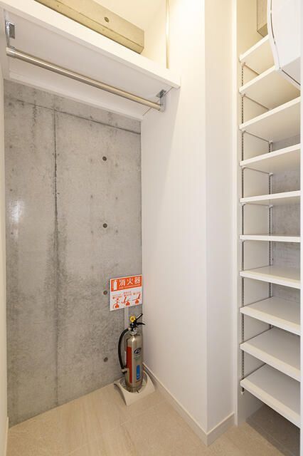 収納　写真は同タイプ住居です。