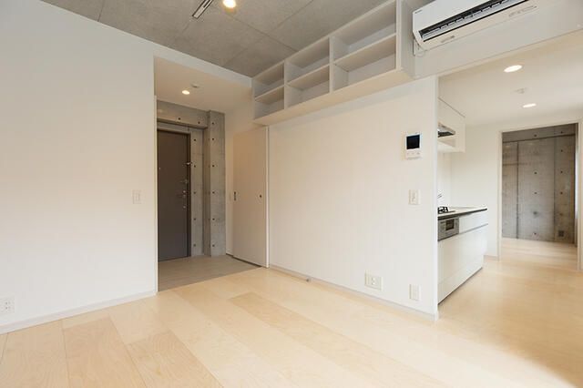 居室・リビング　写真は同タイプ住居です。