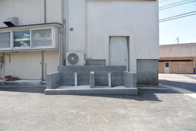 その他　水洗場が敷地内に２ヶ所あり