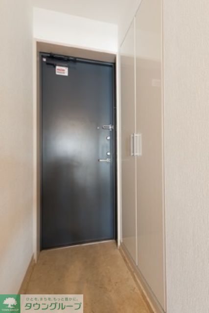 玄関　※写真は同タイプ住戸です。