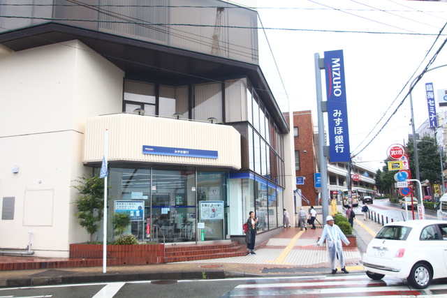銀行　みずほ銀行二俣川支店（銀行）まで648m