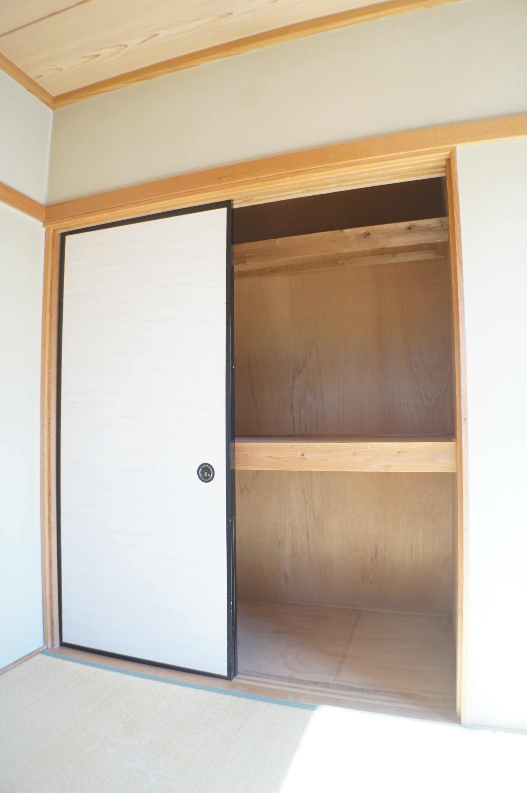 収納　押入れの内部