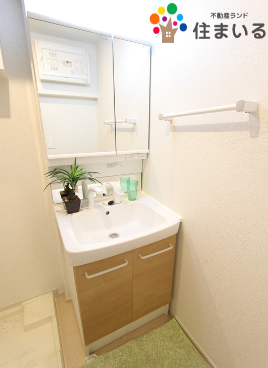 洗面設備　※写真は同型タイプになります