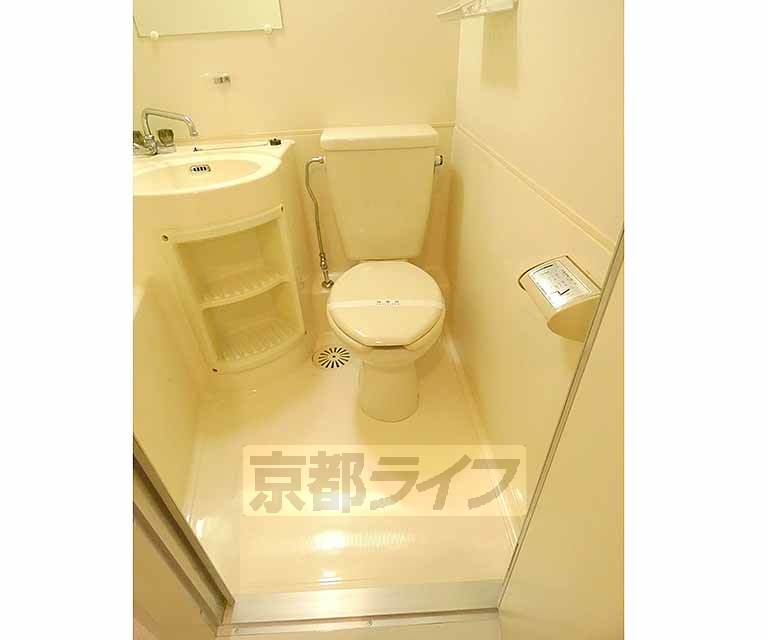 【京都市中京区井筒屋町のマンションのトイレ】