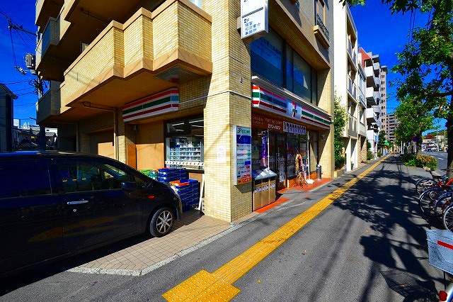 コンビニ　セブンイレブン広島白島中町店（コンビニ）まで243m