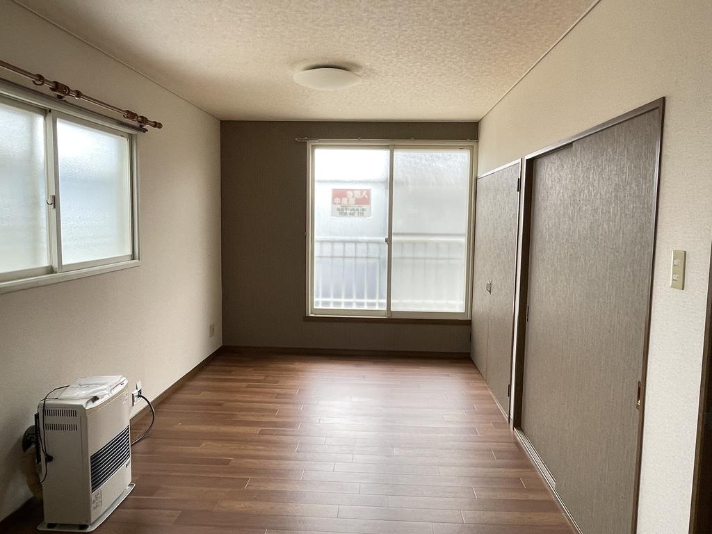 居室・リビング　室内