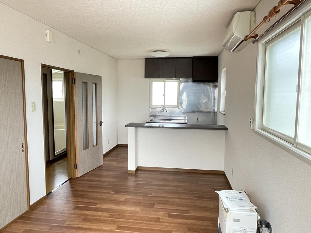 居室・リビング　室内