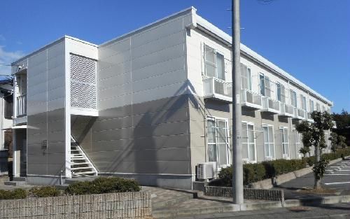 田方郡函南町平井のアパートの建物外観