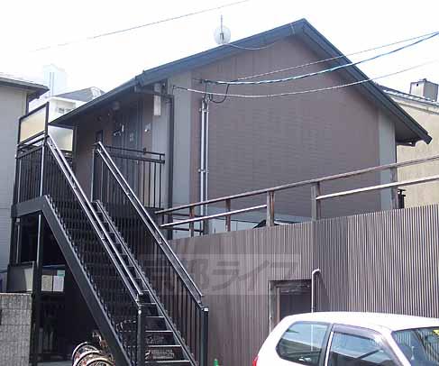 京都市下京区芦刈山町のアパートの建物外観
