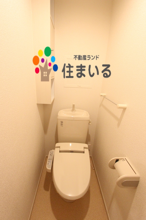 トイレ　※写真は同型タイプになります