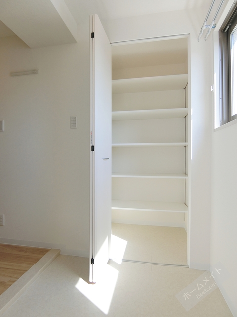 玄関　天井高シューズクローゼット付き♪