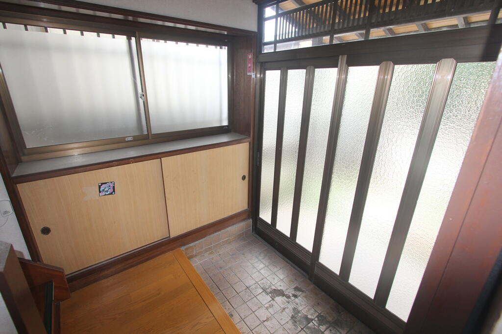 天川町日幸住宅の玄関写真