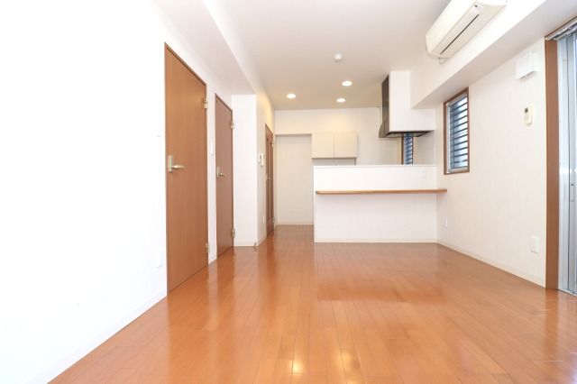 ロイヤルリバー_内装_0