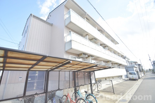 徳島市昭和町のマンションの建物外観