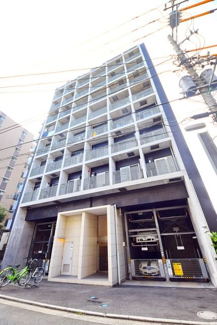 横浜市神奈川区東神奈川のマンションの建物外観