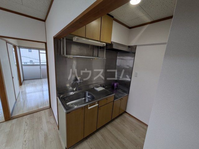 【名古屋市北区山田西町のマンションのキッチン】