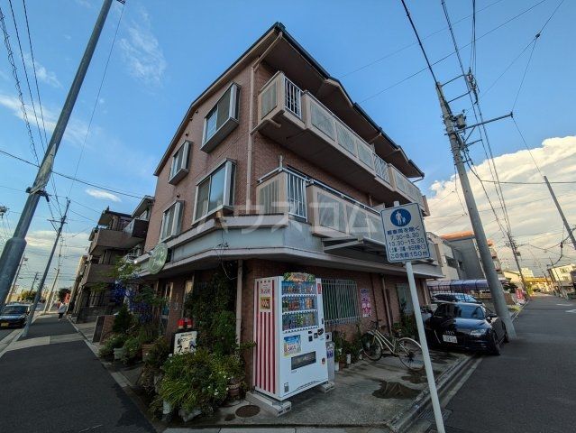 【名古屋市北区山田西町のマンションの建物外観】