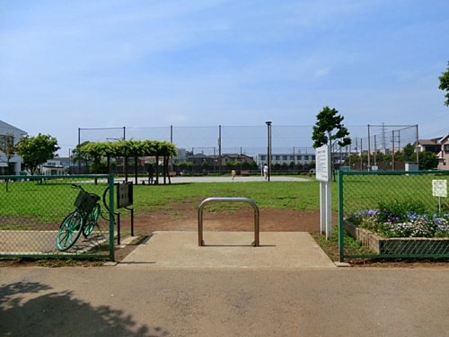 【カジヤマグラスワンの公園】