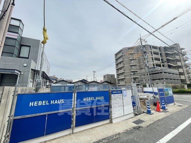 【西宮市津門稲荷町のアパートの建物外観】