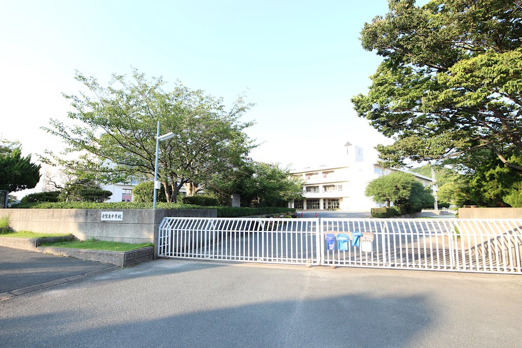 【古賀市谷山のアパートの中学校】