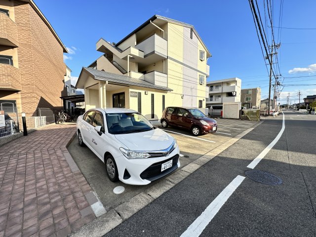 【オルテンシアの駐車場】