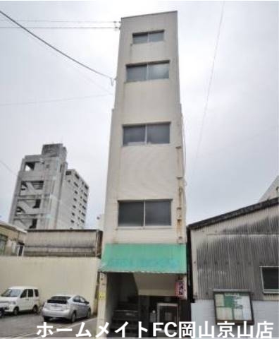 【岡山市北区表町のマンションの建物外観】