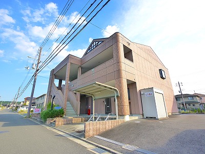 木津川市梅美台のマンションの建物外観