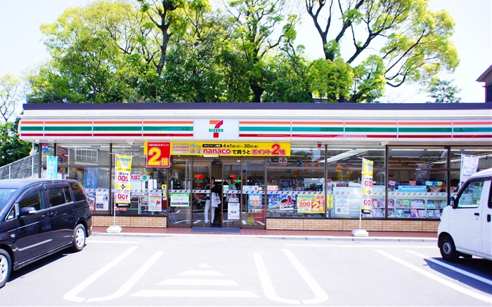 コンビニ　セブンイレブン鹿児島池之上町店（コンビニ）まで647m