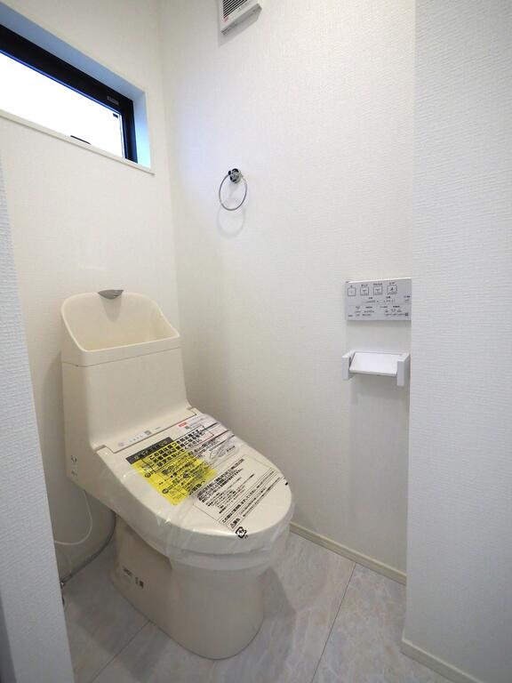 ラトゥール西日暮里のトイレ写真