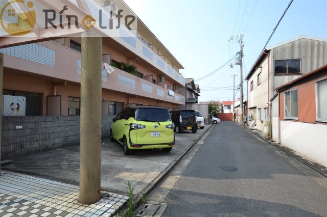 【堺市中区土塔町のマンションの駐車場】