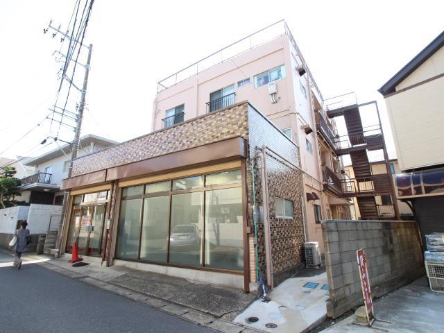 流山市松ケ丘のマンションの建物外観