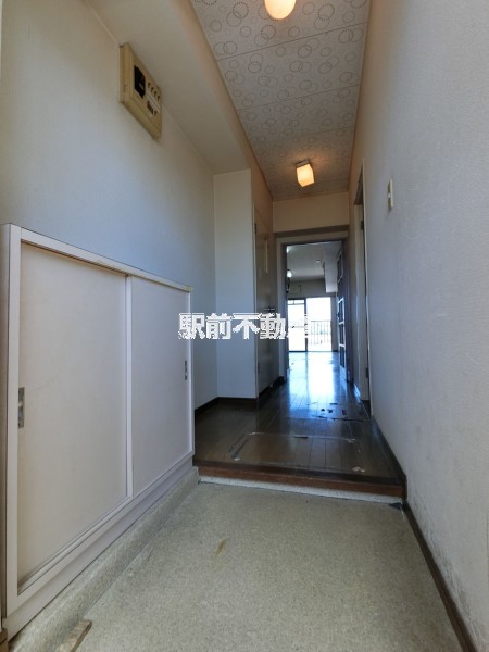 玄関　写真は同型別室