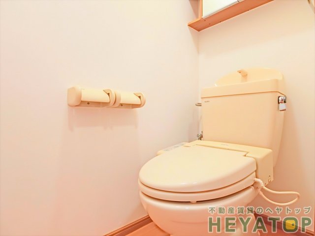 トイレ　温水洗浄便座（同仕様写真）