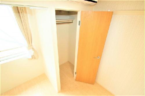 収納　一人暮らしでは十分の広さの収納となっております！