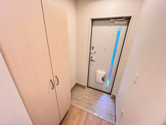 玄関　※掲載写真は同マンション別部屋参考写真となります。