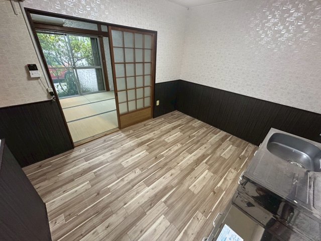 居室・リビング　こちらの居間で趣味の時間をお楽しみください