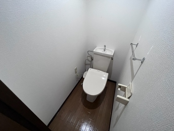 トイレ　※他号室の写真です。