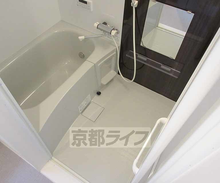 バス・シャワールーム　広々バスルーム・