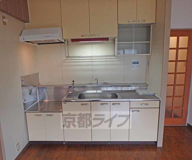 キッチン　収納たっぷりのキッチンです。