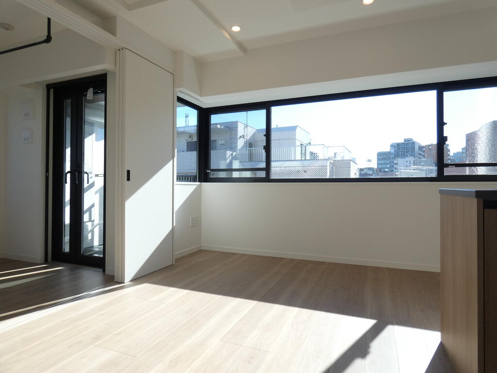 居室・リビング　内観1