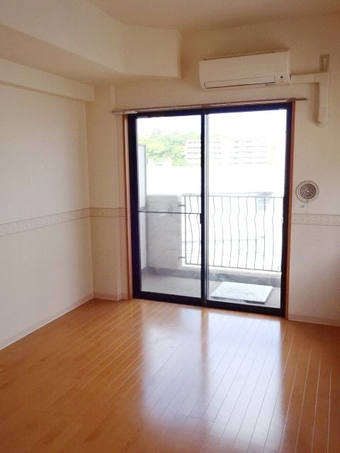 居室・リビング　同物件別部屋参考