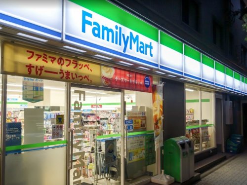 コンビニ　ファミリーマート 大淀南店（コンビニ）まで394m