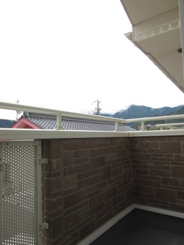 バルコニー　写真は別の部屋のものです。