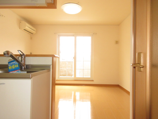 居室・リビング　写真は別の部屋のものです。