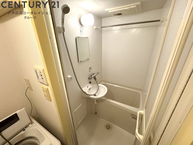 バス・シャワールーム　浴室乾燥付きのバスルーム♪