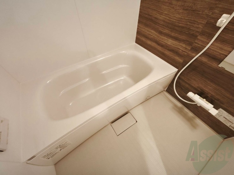 バス・シャワールーム　お風呂になります。一日の疲れを癒してくださいね。